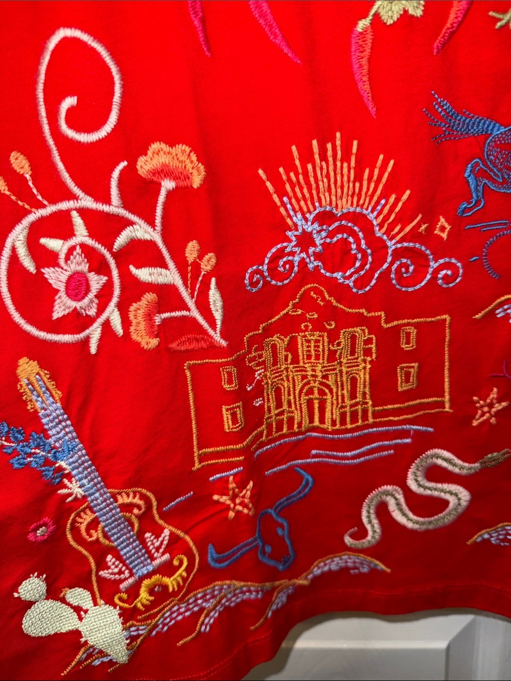 Johnny Was Red Embroidered Sleeveless Tank Texas! - Picture 6 of 6